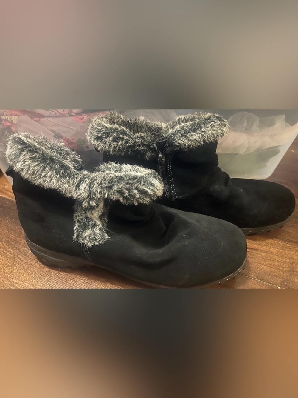 Khombu Bonnie boots size 10